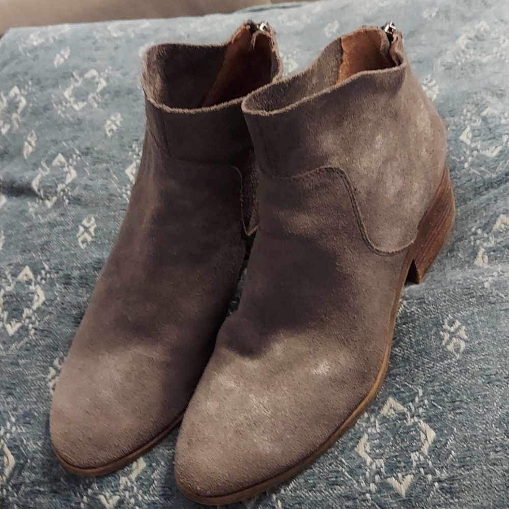 Super Cute Lucky Booties 7 1/2